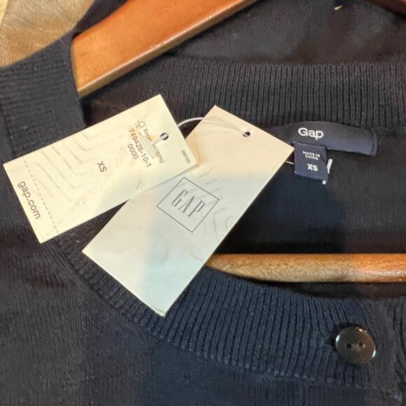NEW! Gap Lightweight Academic CArdigan Button Front Black - XS - Picture 5 of 5
